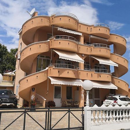 Apartments Montenegrina Ulcinj Buitenkant foto